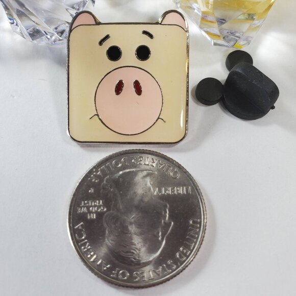 Disney Ham Pig Trading Pin Toy Story Piggy Bank Face Lapel Pin Brooch Badge Pin - Picture 2 of 6